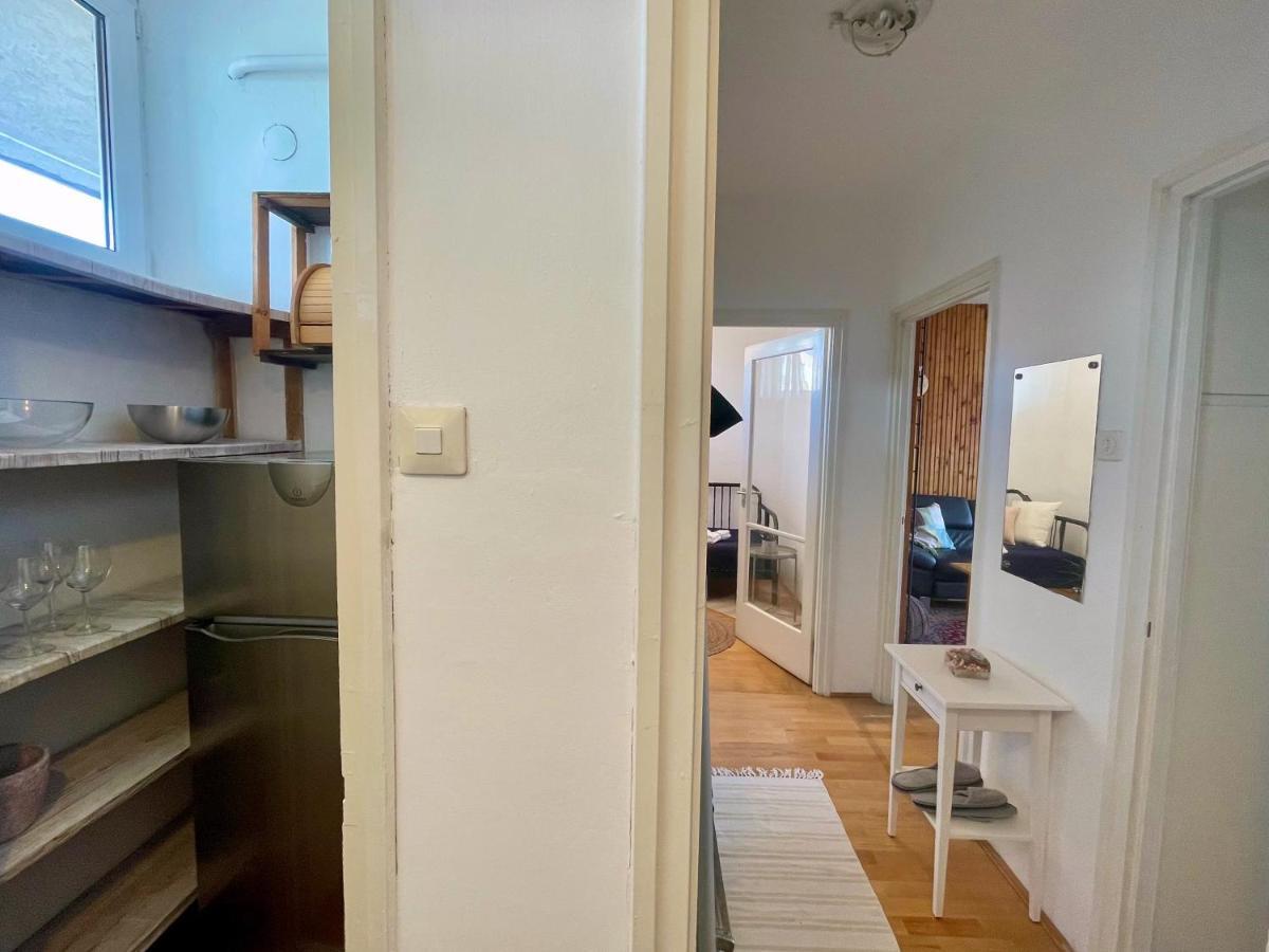 Nosztalgia Apartman Lägenhet Veszprém Exteriör bild