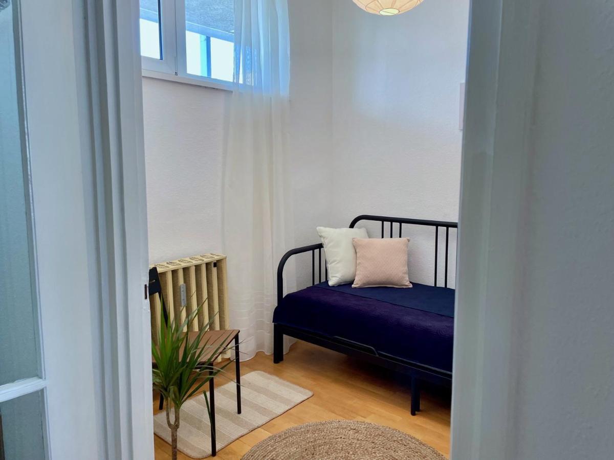 Nosztalgia Apartman Lägenhet Veszprém Exteriör bild
